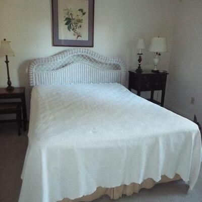 WHITE WICKER DOUBLE BED