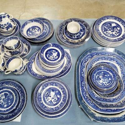 Blue Willow Dinnerware