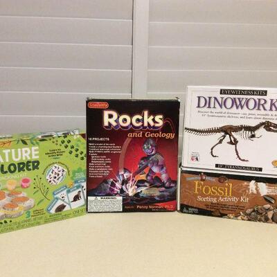 Afm040 Fossil Sorting Kit, Rocks & Geology Projects , Dinoworks Kit & Tracking Kit
