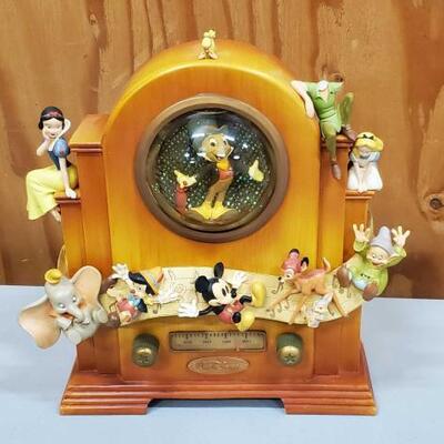 #1002 • Disney Jiminy Cricket Light Up Radio Snow Globe And Music Box.. Measures Approx 10