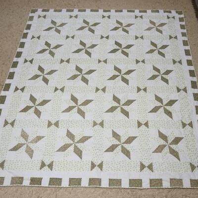 1092	AMISH STAR QUILT BY MRS. LEVI FISHER, LANCASTER PA. APP. 50 YEARS OLD. 88 IN X 103 IN 
