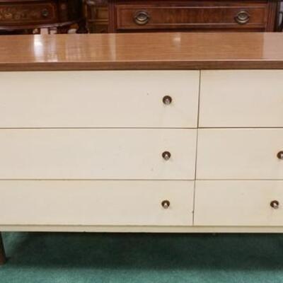 1005	STANELY MIDCENTURY MODERN DESK, W/ 4 DRAWERS. 46 1/8 IN W, 17 7/8 IN DEEP, 29 3/4 IN H
