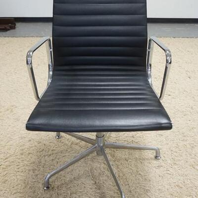 1063	LEATHER & CHROME SWIVEL OFFICE CHAIR
