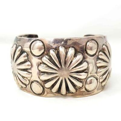 #610 • Huge Heavy Hand Tooled Vintage Native American Navajo Sterling Silver Shell Bracelet Cuff: This is an exceptional vintage Navajo...