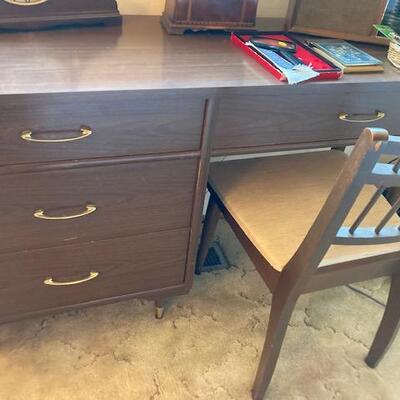 MC desk