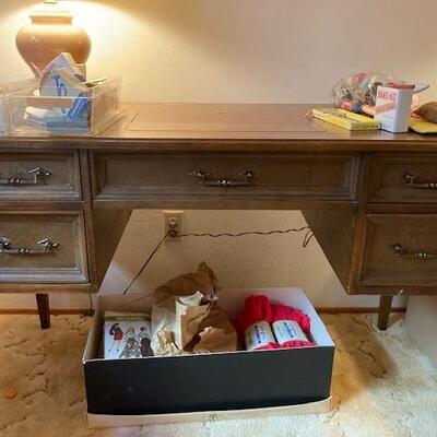 MC sewing table