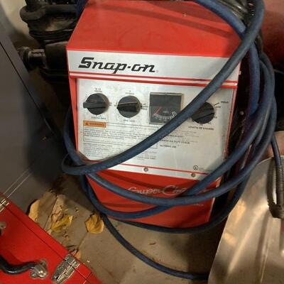 
Wow ! Snap on battery charger 