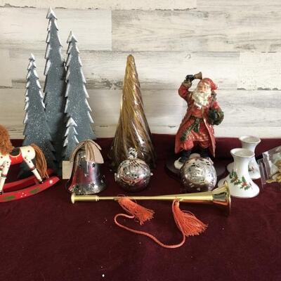 More Christmas Decor: Potpouri Holders, Lennox,
Art Glass, & more as pictured