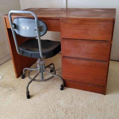 Kve017 Vintage Wood Desk & Vintage Cosco Metal Office Chair