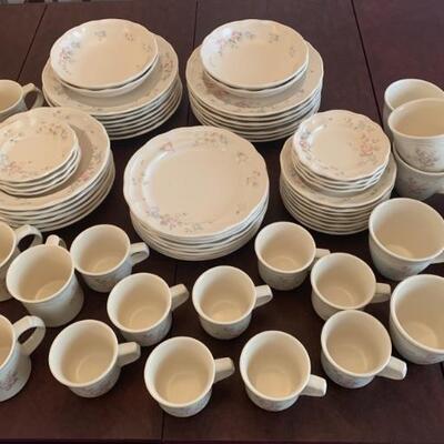 (78) Pfaltzgraff 'Tea Rose' Large Dinnerware Set
Many other lots with this pattern in auction
