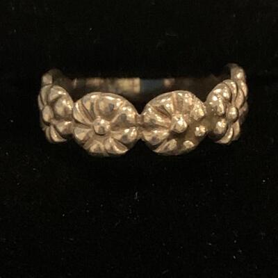Sterling Silver Ring with Floral Design, Size 6