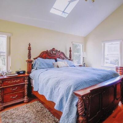 Beautiful King Bedroom Suite 