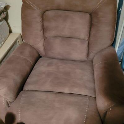 Very nice recliner, less than one year old