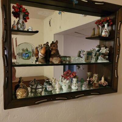 Display mirror, figurines sold separately