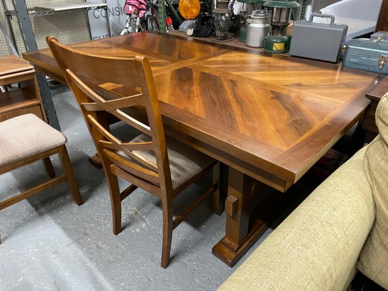Cait's Mokena Estate Sale