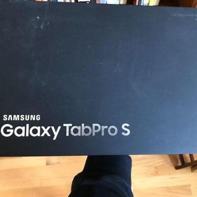 Working Galaxy TabPro S with original box and charger
*Factory Reset*