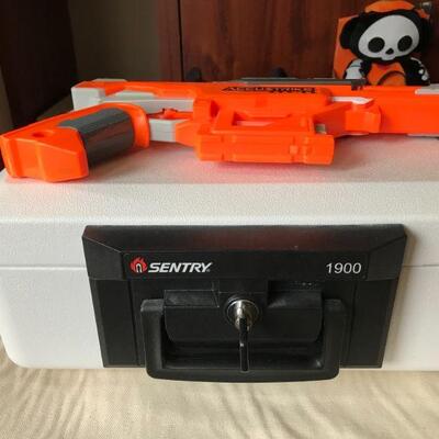Sentry Safe with Key