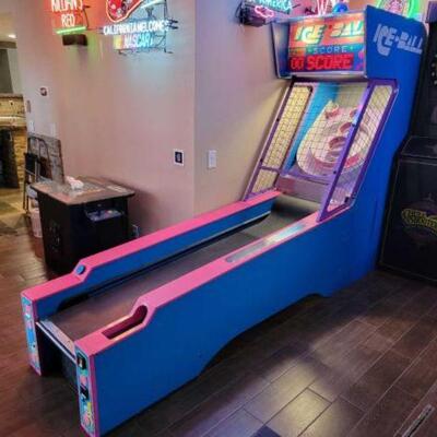 #1052 • Ice Ball Alley Roller Arcade Machine