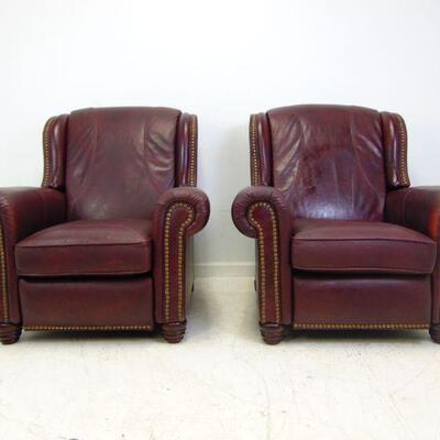 Pair of recliner chairs 