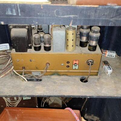 Vintage Radio and Vacuum tubes