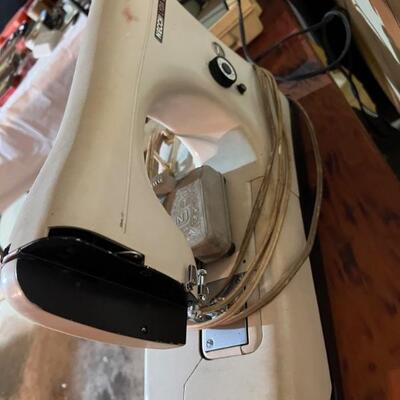 Sewing machine 