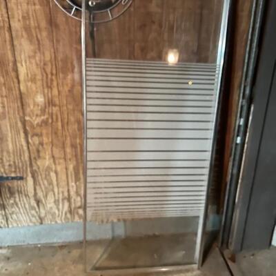 Shower door 