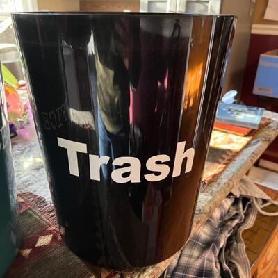 
Garbage can
