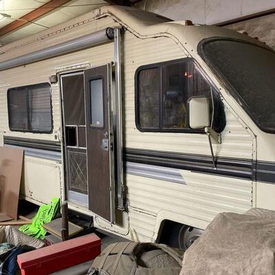 Suncrest 1989 motorhome as in condition needs gas line and battery

