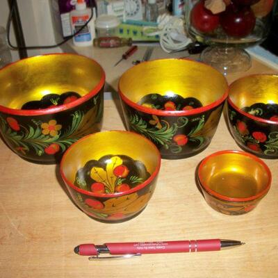 Vintage Set of 5 Russian Khokhloma Painted Wood Nesting Bowls