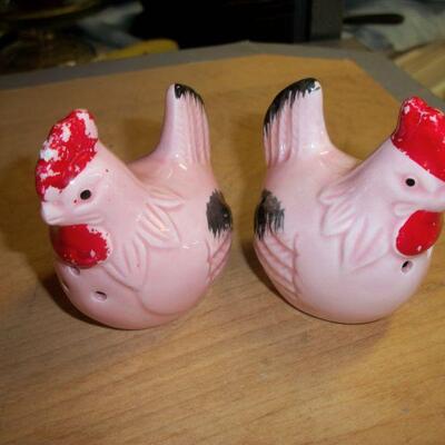 Hen Salt and Pepper set