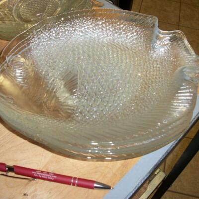 Set of 6 : 8" Clear Glass Fish Plates