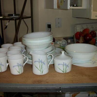 45pcs. Vintage Corelle "Iris" Dinnerware