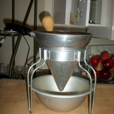 4pcs. Wearever Food Mill