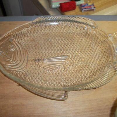 11" Clear Glass Fish Platter