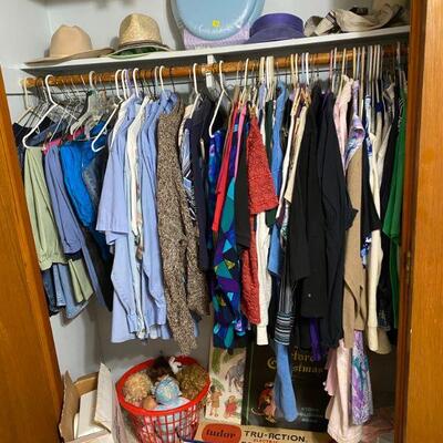 Great selection of well kept Mens and Womans clothing
