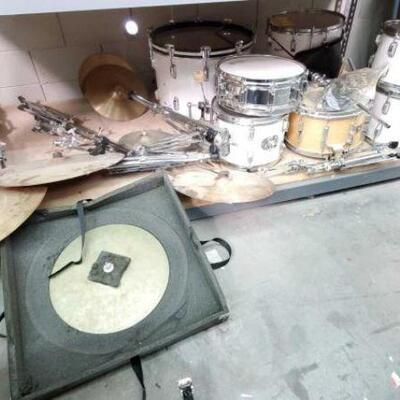 #2543 â€¢ Drum Set