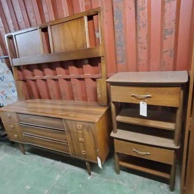 #6542 â€¢ Dresser, 2 Nighstands, And HeadBoard