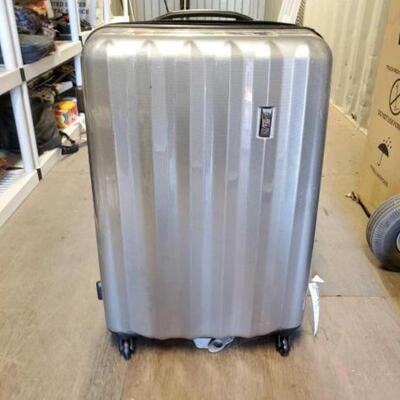 #4030 â€¢ Large Olympia Suitcase Measures Approx: 18"Ã—12"Ã—29".
