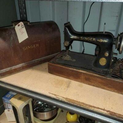 #8508 â€¢ Vintage Singer Sewing Machine
