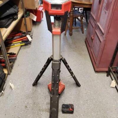 #5222 â€¢ Milwaukee Cordless Work Light And One M18 HD 9.0 Battery