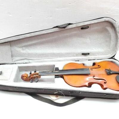 #2566 â€¢ Violin with Case
