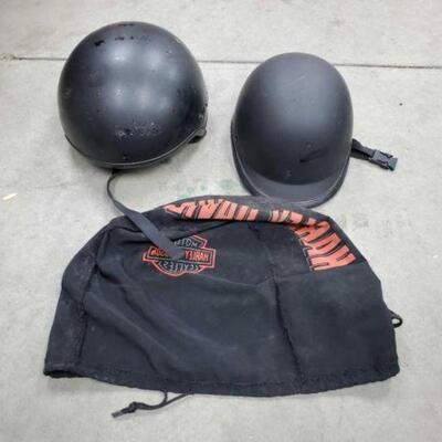 #4010 • 2 Helmets One Is Harley Davidson Size M Second One Is Size L