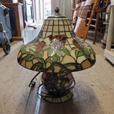 #8026 • Stain Glass Lamp