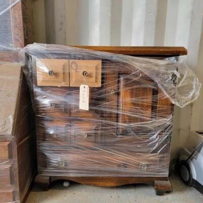 #5004 â€¢ Cabinet hMeasures Approx: 32"x 30"x 12.5"