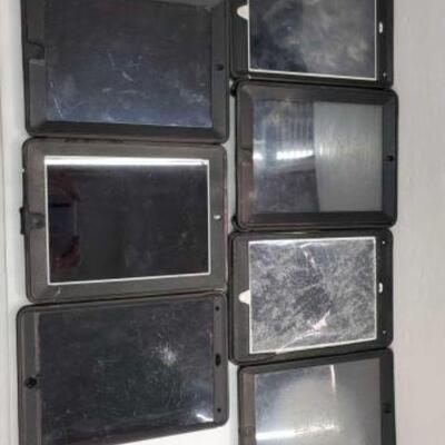 #2770 â€¢ 7 Ipads With Otter Box Cases