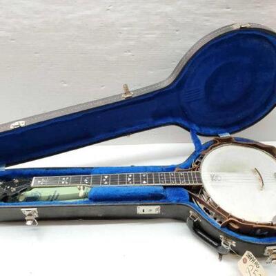#2532 â€¢ Deering Banjo with Case
