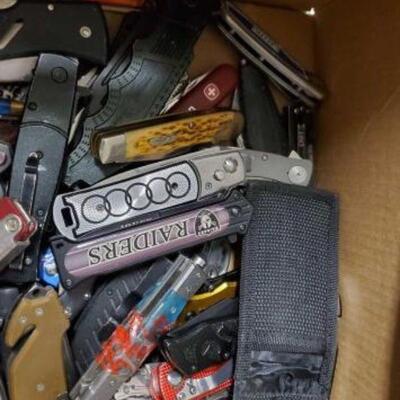 #5230 â€¢ Various Pocket Knives
