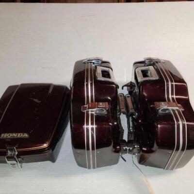 #6082 â€¢ Honda Silverwing Interstate Saddle Bags & Trunk