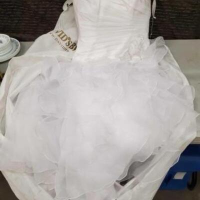 #4038 â€¢ David's Bridal Wedding Dress
