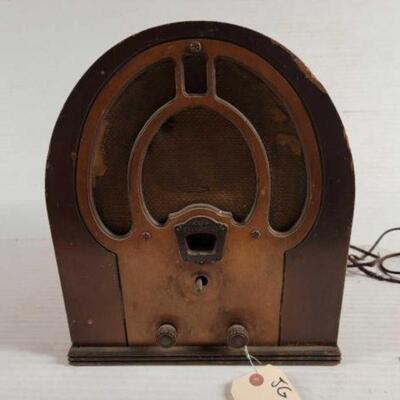 #6136 â€¢ Vintage Radio#6136 â€¢ Vintage Radio